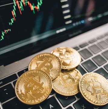 US Spot Bitcoin ETFs Log $1.79 Billion Weekly Net Outflows US Spot Bitcoin ETFs Log $1.79 Billion Weekly Net Outflows